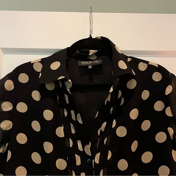 Vintage 💯 Silk Classic Minimalist Polkadot Sleeveless Blouse - Picture 5 of 7